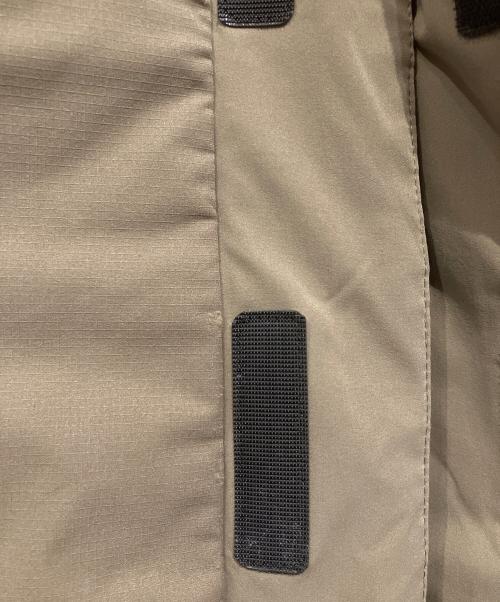 TIGORA（ティゴラ）TIGORA (ティゴラ) ダウンジャケット ベージュ サイズ:Mの古着・服飾アイテム