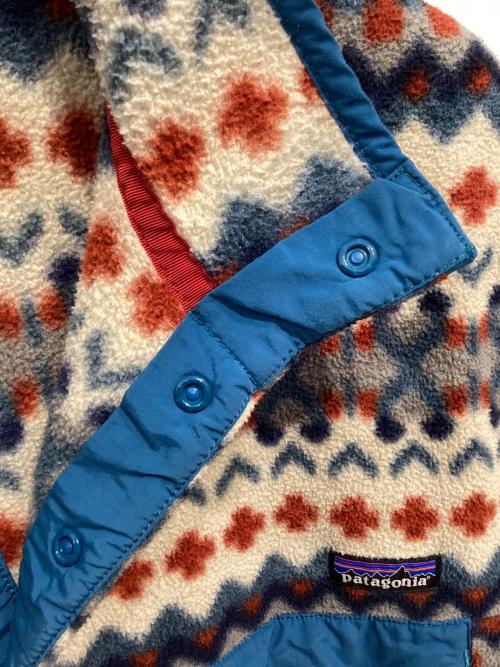 Patagonia（パタゴニア）Patagonia (パタゴニア) シンチラスナップフリースジャケット ホワイト×ブルー サイズ:Lの古着・服飾アイテム