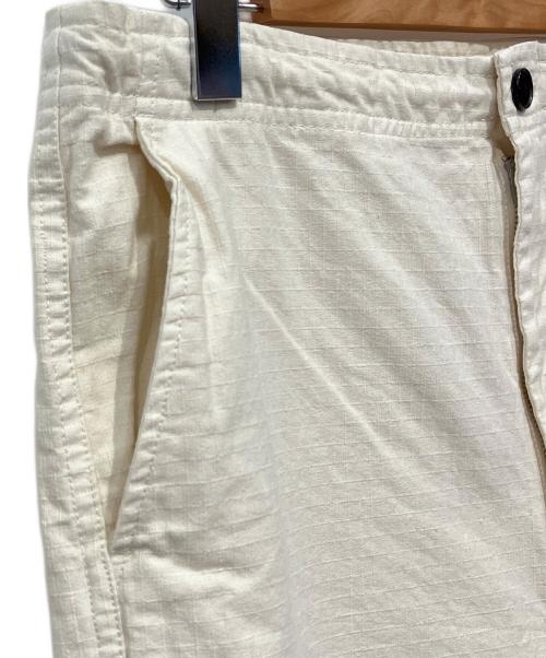 UNIVERSAL PRODUCTS.（ユニバーサルプロダクツ）UNIVERSAL PRODUCTS. (ユニバーサルプロダクツ) PHATEE (ファティー) HEMP GARMENT DYED OVER PANTS アイボリー サイズ:Mの古着・服飾アイテム