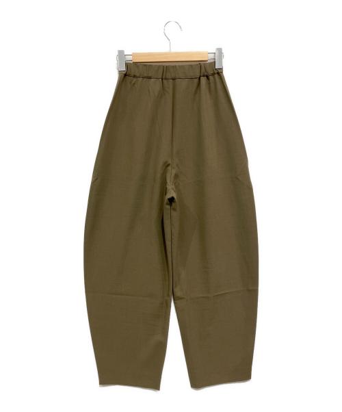 forme（フォルメ）forme (フォルメ) CurvedPants カーキの古着・服飾アイテム