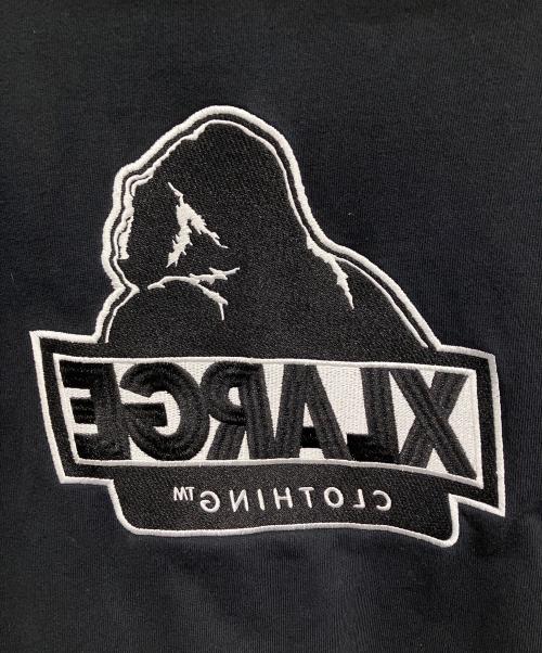 X-LARGE（エクストララージ）X-LARGE (エクストララージ) BACKSIDE SLANTED OG ZIP HOODED SWEATSHIRT ブラック サイズ:XLの古着・服飾アイテム