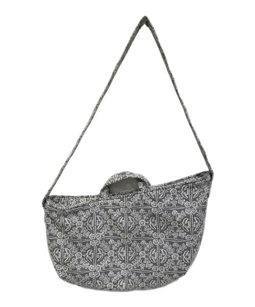 mina perhonen（ミナ ペルホネン）mina perhonen (ミナ ペルホネン) 2WAYバッグ グレー×ホワイトの古着・服飾アイテム