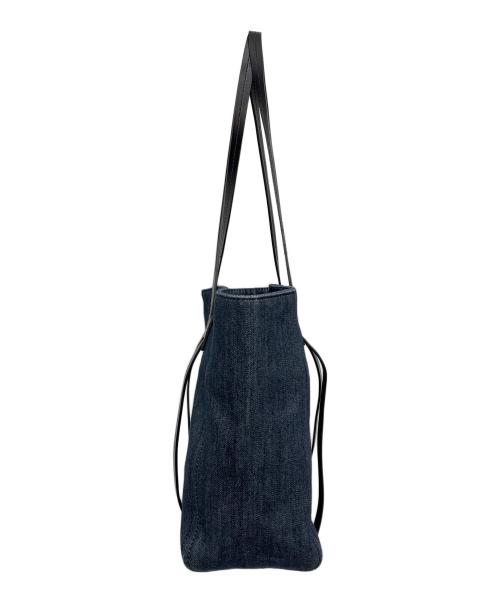 MIU MIU（ミュウミュウ）MIU MIU (ミュウミュウ) ロゴモチーフトートバッグ ブラック×ブルーの古着・服飾アイテム