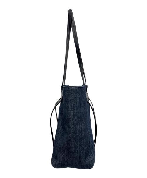 MIU MIU（ミュウミュウ）MIU MIU (ミュウミュウ) ロゴモチーフトートバッグ ブラック×ブルーの古着・服飾アイテム