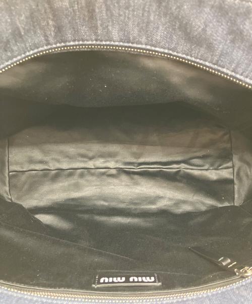 MIU MIU（ミュウミュウ）MIU MIU (ミュウミュウ) ロゴモチーフトートバッグ ブラック×ブルーの古着・服飾アイテム