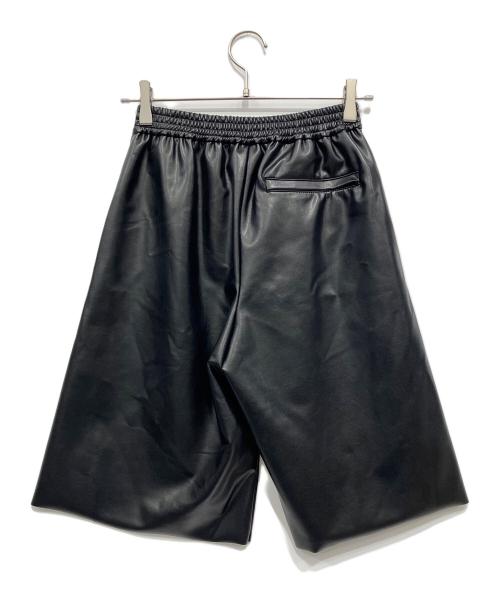 HYKE（ハイク）HYKE (ハイク) エコレザーハーフパンツ ブラック サイズ:S 未使用品の古着・服飾アイテム