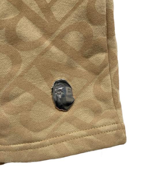 A BATHING APE（ア ベイシング エイプ）A BATHING APE (ア ベイシング エイプ) SPORT MONOGRAM METAL LOGO PIN SWEAT SHORTS ブラウン サイズ:XLの古着・服飾アイテム