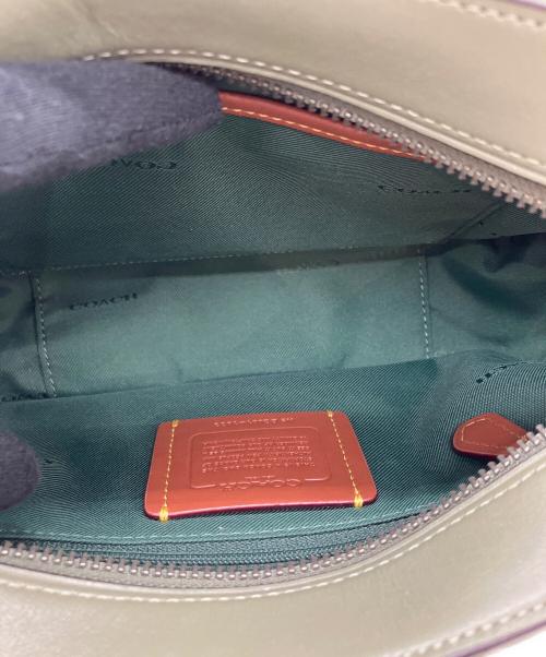 COACH（コーチ）COACH (コーチ) ショルダーバッグ オリーブの古着・服飾アイテム