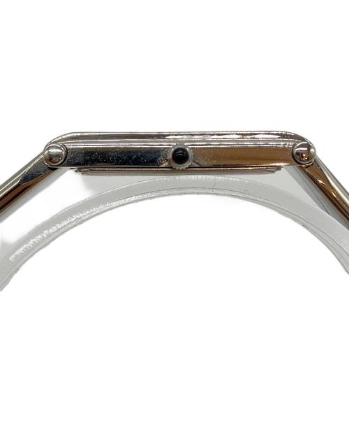 GUCCI（グッチ）GUCCI (グッチ) スクエアフェイスバングルウォッチ シルバーカラーの古着・服飾アイテム