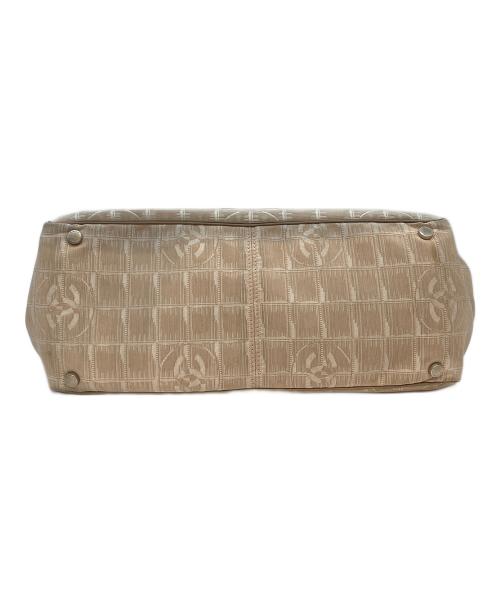 CHANEL（シャネル）CHANEL (シャネル) バッグ ニュートラベルライントートMM ベージュの古着・服飾アイテム