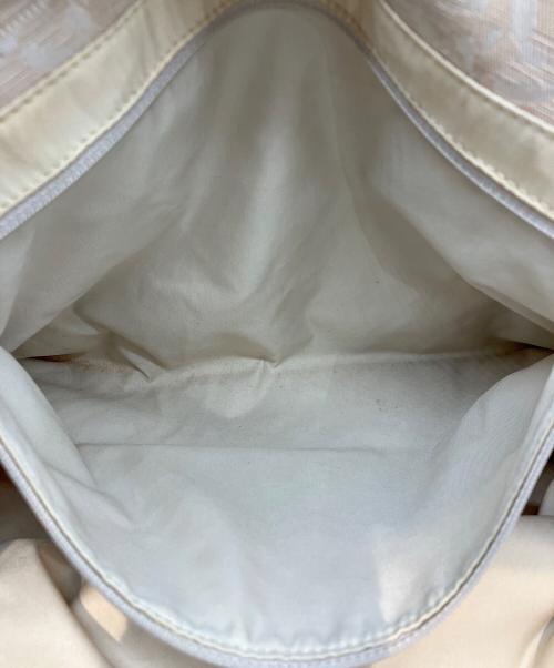 CHANEL（シャネル）CHANEL (シャネル) バッグ ニュートラベルライントートMM ベージュの古着・服飾アイテム