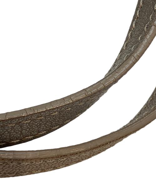 JIMMY CHOO（ジミーチュウ）JIMMY CHOO (ジミーチュウ) スタースタッズトートバッグ サシャ SASHA M ベージュ×ゴールドの古着・服飾アイテム