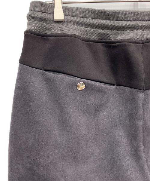 1piu1uguale3（ウノピュウノウグァーレトレ）1piu1uguale3 (ウノピュウノウグァーレトレ) JOGGER PT DIAMOND GREY グレー サイズ:Vの古着・服飾アイテム