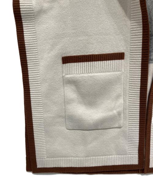 BURBERRY（バーバリー）BURBERRY (バーバリー) ロゴフーデットケープ ホワイト×ブラウン サイズ:ONE SIZEの古着・服飾アイテム