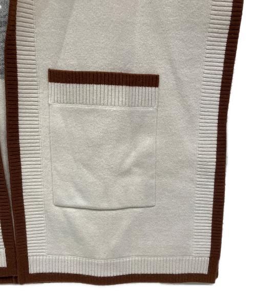 BURBERRY（バーバリー）BURBERRY (バーバリー) ロゴフーデットケープ ホワイト×ブラウン サイズ:ONE SIZEの古着・服飾アイテム