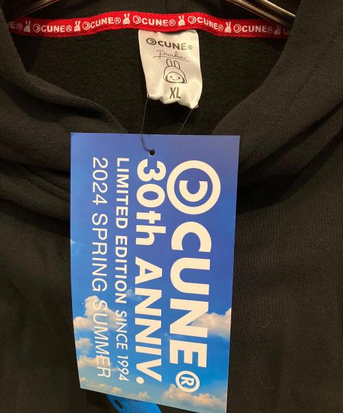 CUNE（キューン）CUNE (キューン) プルオーバーパーカー 30th ANNIV PULL PARKA ソニックとうさちゃん ブラック×ブルー サイズ:XL 未使用品の古着・服飾アイテム