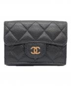 CHANELシャネル）の古着「クラシックスモールフラップウォレット 3つ折り財布」｜ブラック
