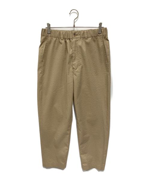 WHITE MOUNTAINEERING（ホワイトマウンテ二アニング）WHITE MOUNTAINEERING (ホワイトマウンテ二アニング) SEERSUCKER WIDE TAPERED PANTS ベージュの古着・服飾アイテム