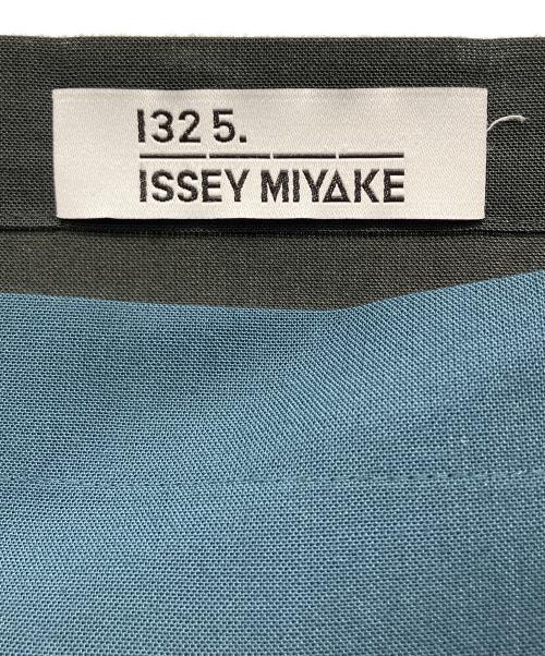 132 5. ISSEY MIYAKE（132 5. イッセイ ミヤケ）132 5. ISSEY MIYAKE (132 5. イッセイ ミヤケ) 半袖ブラウス ネイビー×ダークグリーン サイズ:3の古着・服飾アイテム