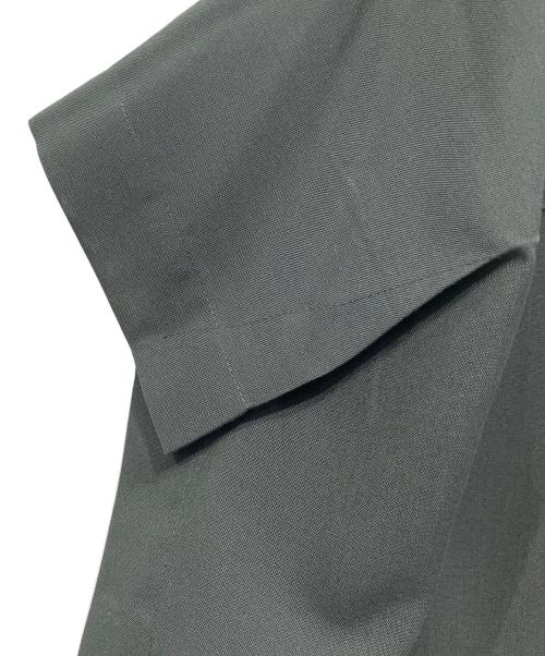 132 5. ISSEY MIYAKE（132 5. イッセイ ミヤケ）132 5. ISSEY MIYAKE (132 5. イッセイ ミヤケ) 半袖ブラウス ネイビー×ダークグリーン サイズ:3の古着・服飾アイテム