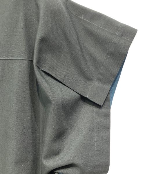 132 5. ISSEY MIYAKE（132 5. イッセイ ミヤケ）132 5. ISSEY MIYAKE (132 5. イッセイ ミヤケ) 半袖ブラウス ネイビー×ダークグリーン サイズ:3の古着・服飾アイテム