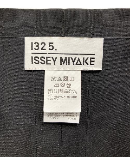 132 5. ISSEY MIYAKE（132 5. イッセイ ミヤケ）132 5. ISSEY MIYAKE (132 5. イッセイ ミヤケ) シャツジャケット ブラック サイズ:3の古着・服飾アイテム