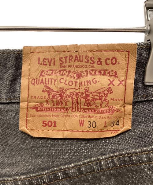 LEVI'S（リーバイス）LEVI'S (リーバイス) デニムパンツ グレー サイズ:W30 L34の古着・服飾アイテム