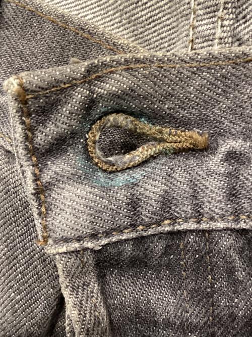 LEVI'S（リーバイス）LEVI'S (リーバイス) デニムパンツ グレー サイズ:W30 L34の古着・服飾アイテム