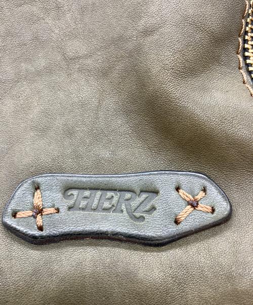 Herz（ヘルツ）Herz (ヘルツ) Wファスナー・ロケットリュック グリーンの古着・服飾アイテム