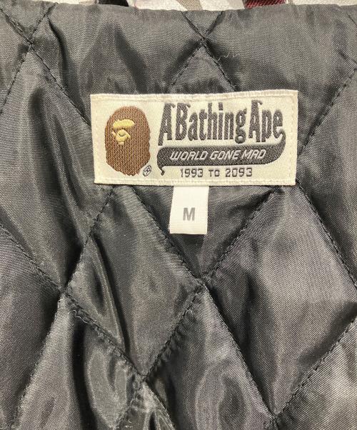 A BATHING APE（アベイシングエイプ）A BATHING APE (アベイシングエイプ) 中綿ジャケット レッド×ブラック×グレー サイズ:Mの古着・服飾アイテム