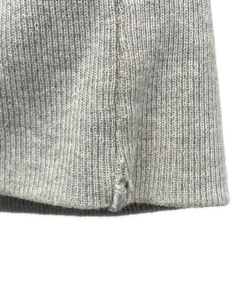 Champion（チャンピオン）Champion (チャンピオン) スウェット グレー×レッド サイズ:XLの古着・服飾アイテム