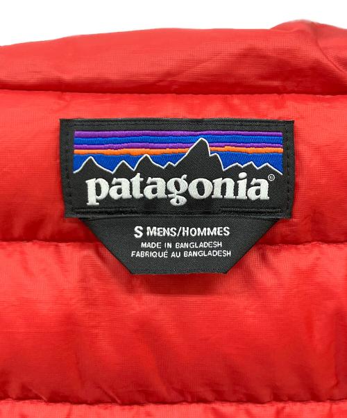 Patagonia（パタゴニア）Patagonia (パタゴニア) Men's Down Sweater Hoody レッド サイズ:Sの古着・服飾アイテム
