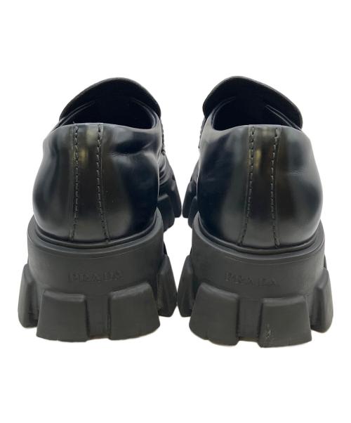 PRADA（プラダ）PRADA (プラダ) モノリス ブラッシュドレザー ローファー ブラック サイズ:8の古着・服飾アイテム