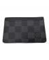 LOUIS VUITTON（ルイ ヴィトン）の古着「ダミエ・グラフィット ネオ・ポルト・カルト N62666 カードケース」｜グレー×ブラック