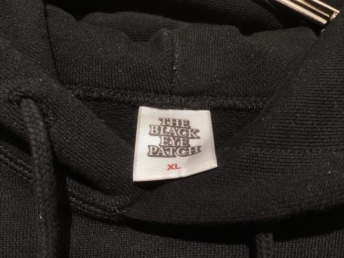 BlackEyePatch（ブラックアイパッチ）BlackEyePatch (ブラックアイパッチ) プルオーバーパーカー ブラック×ホワイト サイズ:XLの古着・服飾アイテム