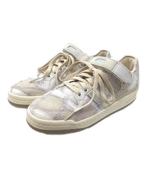 adidas（アディダス）adidas (アディダス) FORUM LOW ATMOS SH ホワイト×ベージュ サイズ:24.5の古着・服飾アイテム