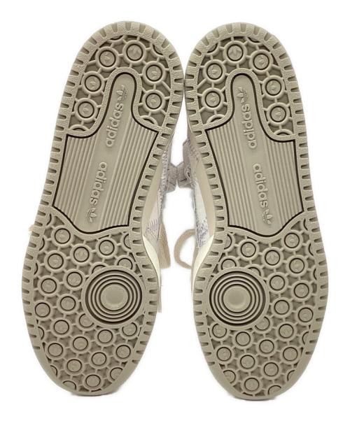 adidas（アディダス）adidas (アディダス) FORUM LOW ATMOS SH ホワイト×ベージュ サイズ:24.5の古着・服飾アイテム