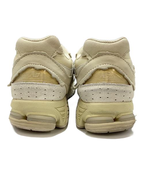 NEW BALANCE（ニューバランス）NEW BALANCE (ニューバランス) M2002RDQ SAND BEIGE 2002 Dワイズ アイボリー サイズ:27cmの古着・服飾アイテム