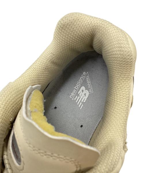 NEW BALANCE（ニューバランス）NEW BALANCE (ニューバランス) M2002RDQ SAND BEIGE 2002 Dワイズ アイボリー サイズ:27cmの古着・服飾アイテム
