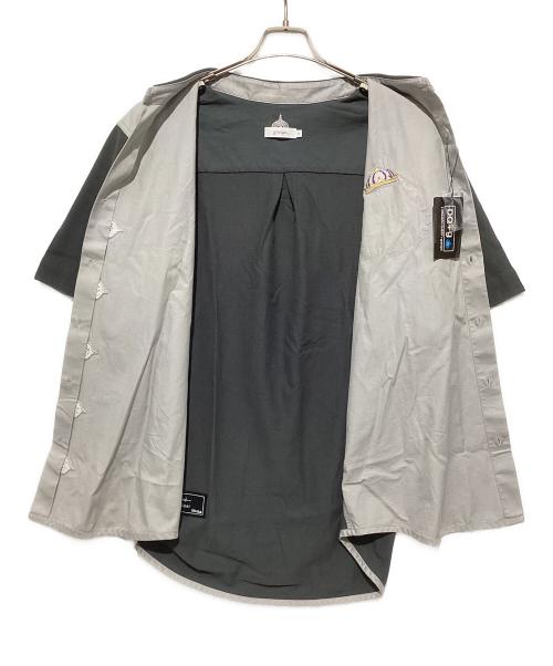 graniph（グラニフ）graniph (グラニフ) ドラゴンクエスト (ドラゴンクエスト) 半袖シャツ　 グレー×ライトグレー サイズ:XL 未使用品の古着・服飾アイテム