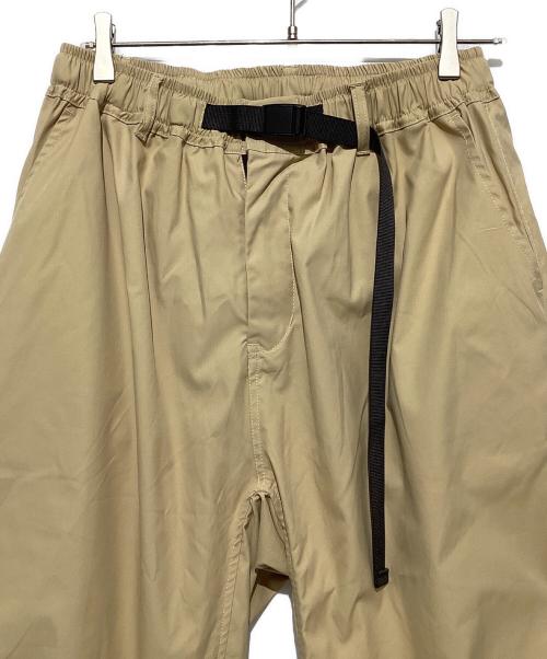meltum（メルタム）meltum (メルタム) ベルト付パンツ ベージュ×ブラック サイズ:2の古着・服飾アイテム