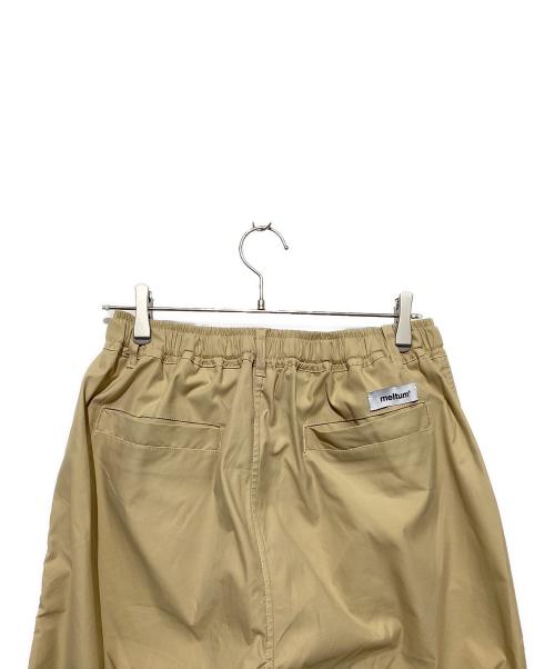 meltum（メルタム）meltum (メルタム) ベルト付パンツ ベージュ×ブラック サイズ:2の古着・服飾アイテム