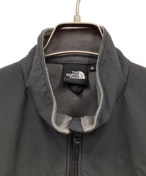 THE NORTH FACE（ザ ノース フェイス）THE NORTH FACE (ザ ノース フェイス) Mountain Versa MicroJacket グレー×ブラック サイズ:Sの古着・服飾アイテム