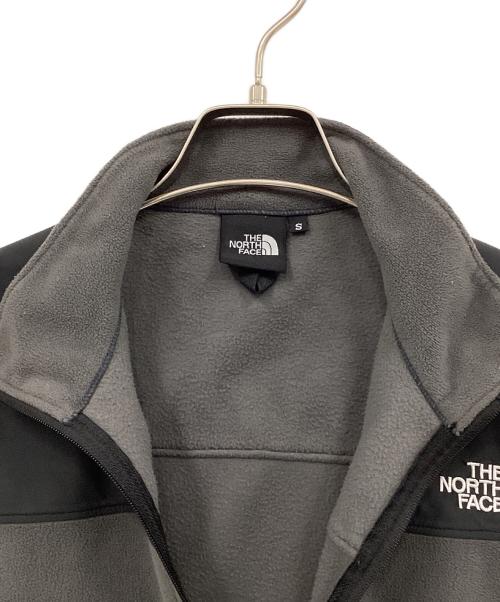 THE NORTH FACE（ザ ノース フェイス）THE NORTH FACE (ザ ノース フェイス) Mountain Versa MicroJacket グレー×ブラック サイズ:Sの古着・服飾アイテム