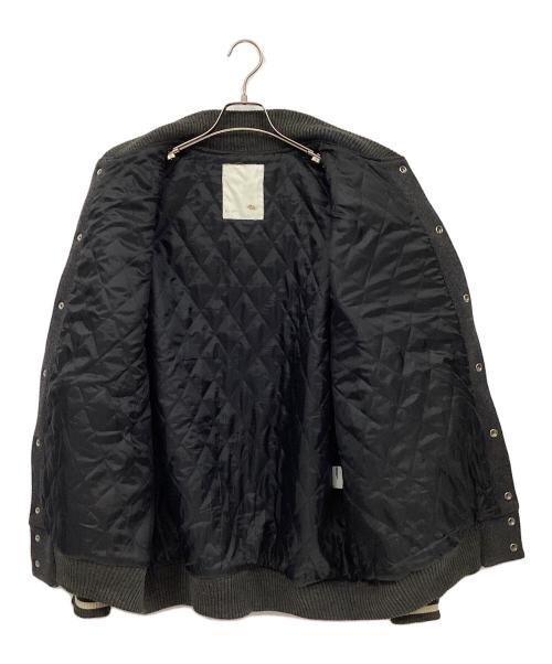 SWAGGER（スワッガー）SWAGGER (スワッガー) スタジャン グレー×ホワイト サイズ:表記無しの古着・服飾アイテム