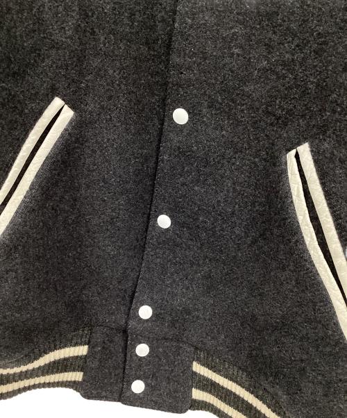 SWAGGER（スワッガー）SWAGGER (スワッガー) スタジャン グレー×ホワイト サイズ:表記無しの古着・服飾アイテム