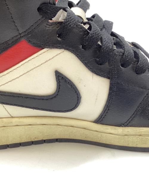 NIKE（ナイキ）NIKE (ナイキ) Women's Air Jordan 1 Mid ブラック×ホワイト×レッド サイズ:25の古着・服飾アイテム