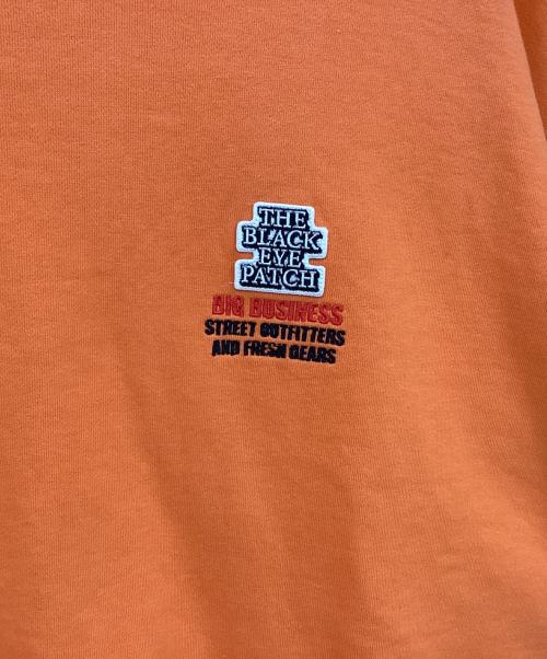 THE BLACK EYE PATCH（ブラックアイパッチ）THE BLACK EYE PATCH (ブラックアイパッチ) クルーネックスウェット オレンジ サイズ:XLの古着・服飾アイテム