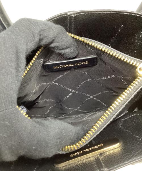 MICHAEL KORS（マイケルコース）MICHAEL KORS (マイケルコース) マイケルコース/2WAYショルダーバッグ グレー×ゴールドの古着・服飾アイテム