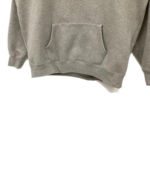 FOG ESSENTIALS（フィアオブゴッド エッセンシャル）FOG ESSENTIALS (フィアオブゴッド エッセンシャル) プルオーバーパーカー グレー サイズ:Lの古着・服飾アイテム